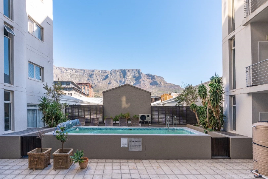 2 Bedroom Property for Sale in Gardens Western Cape